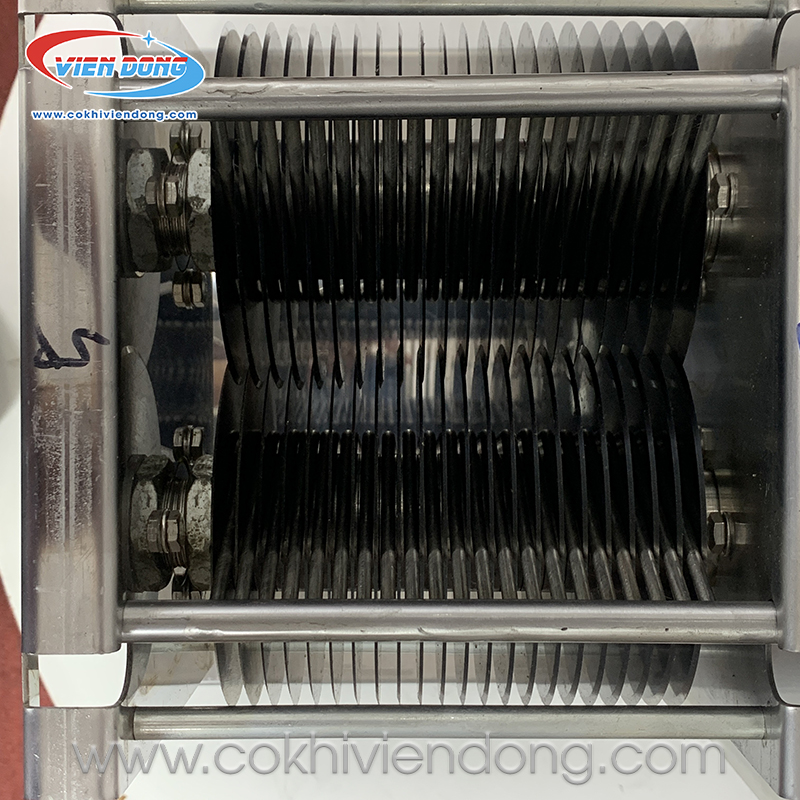 Máy thái thịt bò tươi sống